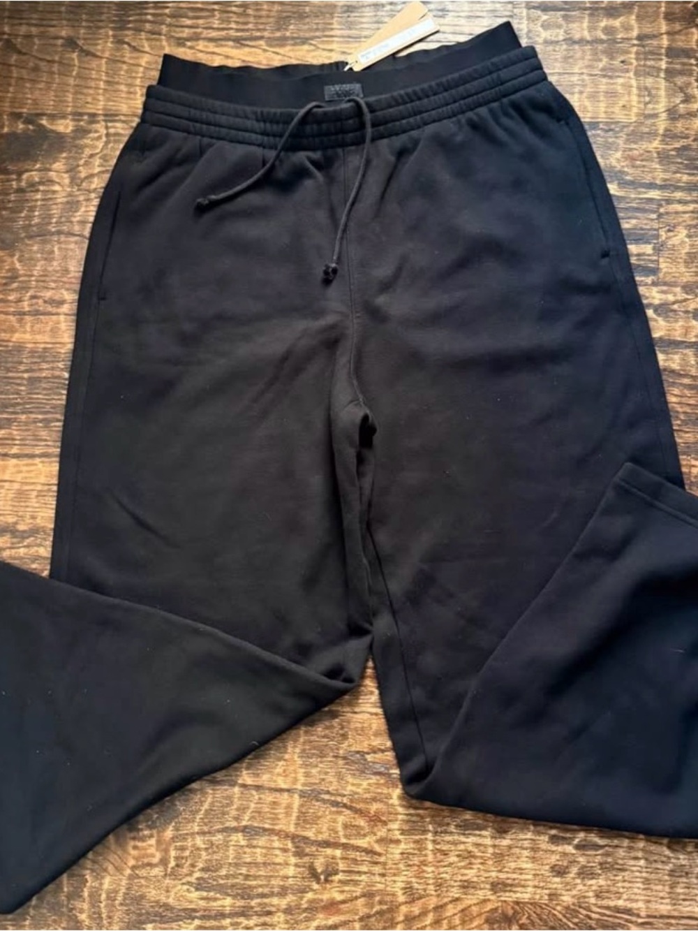 SKIMS NWT small COTTON FLEECE
OVERSIZED DOUBLE WAISTBAND